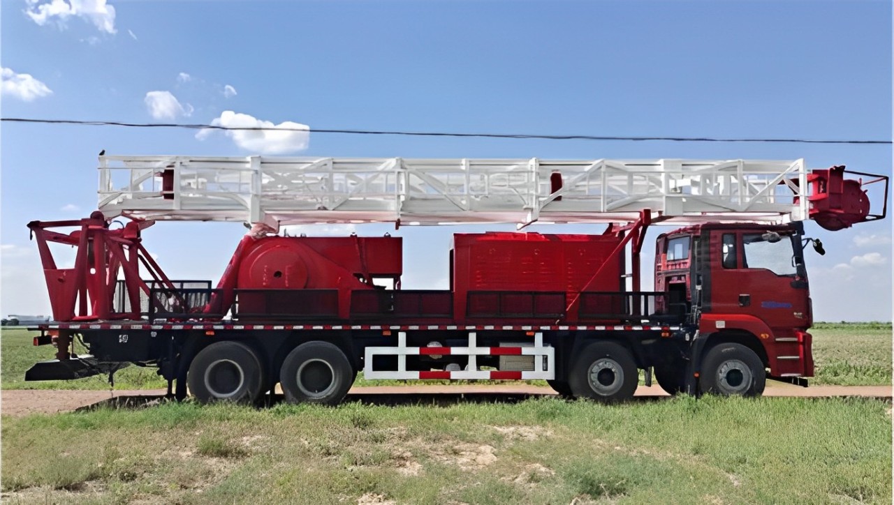Well Repair Truck